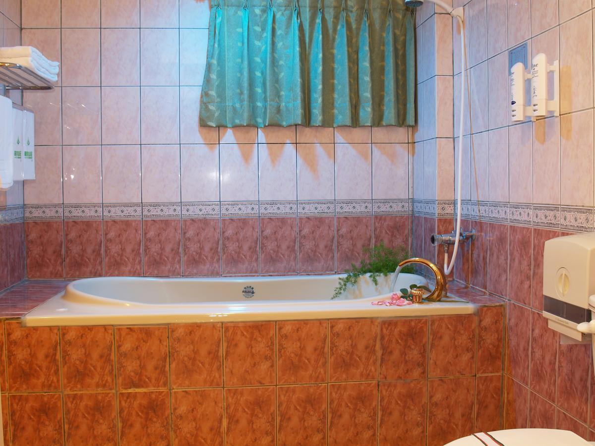 Park Motel Chiayi Extérieur photo