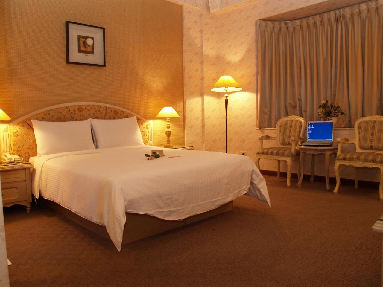 Park Motel Chiayi Extérieur photo
