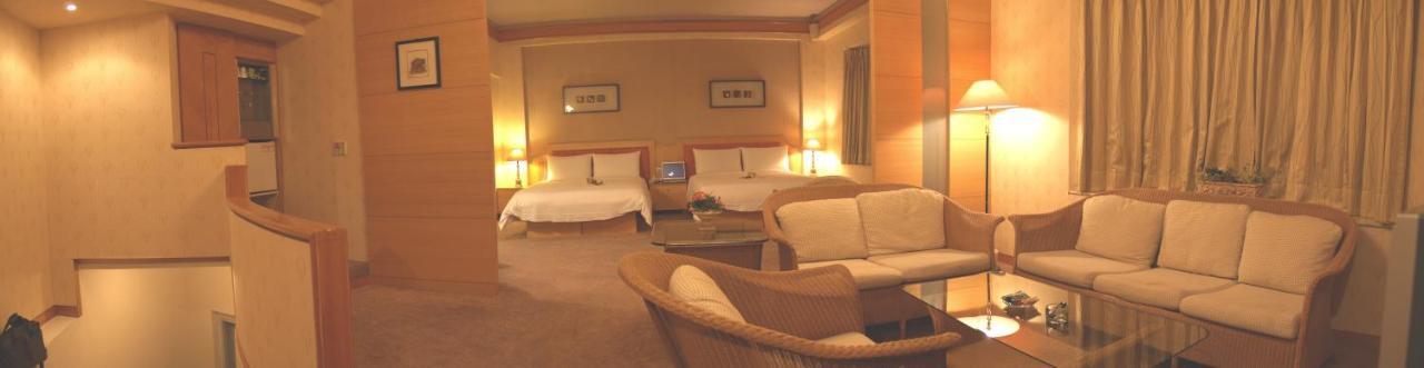 Park Motel Chiayi Extérieur photo