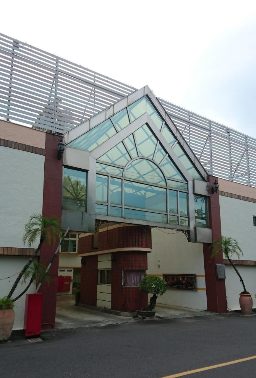 Park Motel Chiayi Extérieur photo